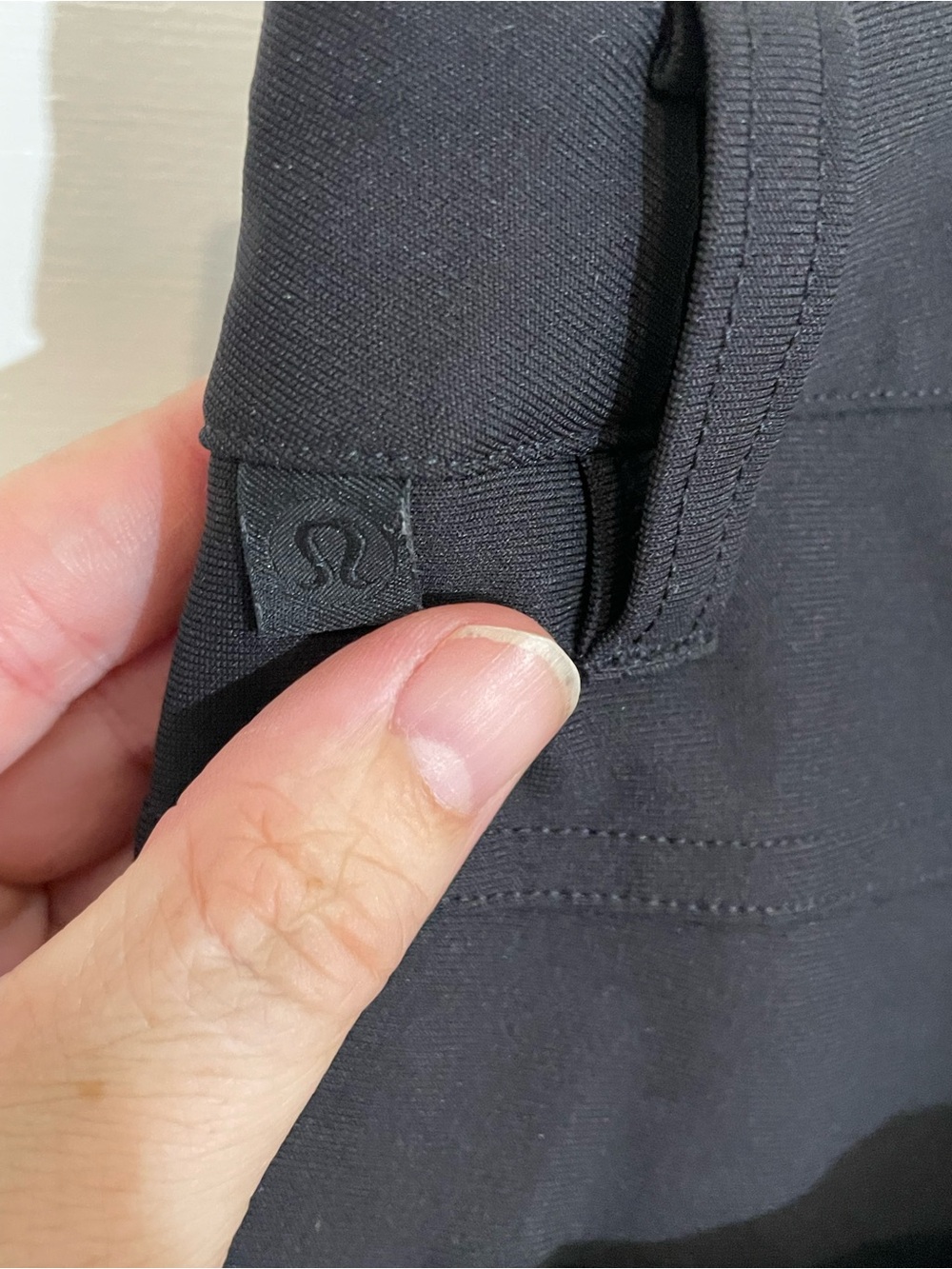 Lululemon ABC Slim Pants Mens 30x34 Black Warpstreme 5 Pocket Stretch - Picture 3 of 5